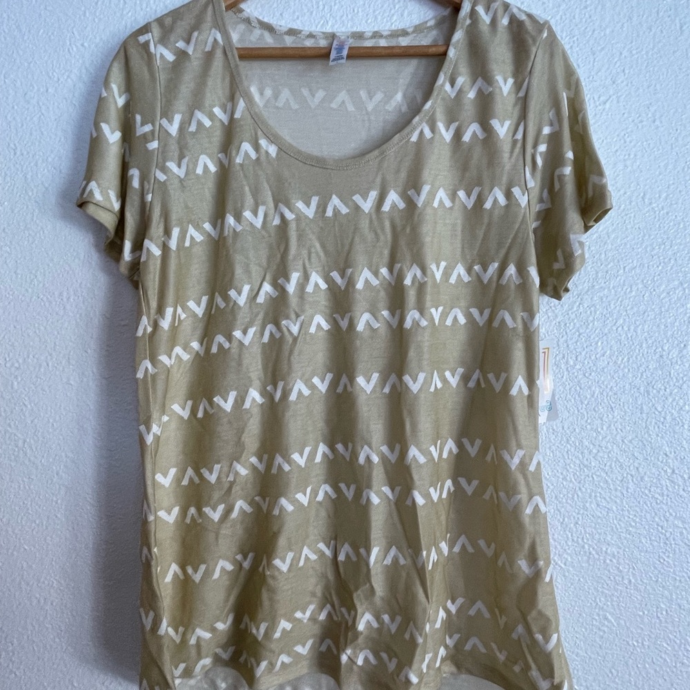 LulaRoe Classic T - L